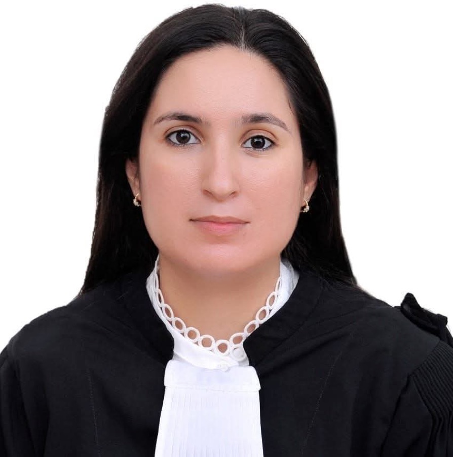 الأستاذة صوفية بوكرين ببذلة المحاماة